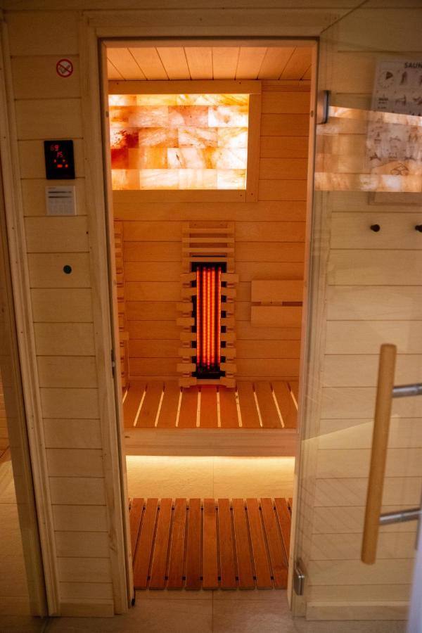 Sauna Studio Near Centre/Airport Прага Экстерьер фото