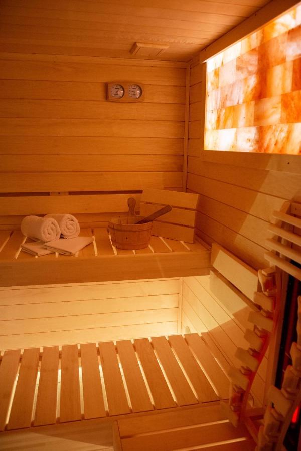 Sauna Studio Near Centre/Airport Прага Экстерьер фото
