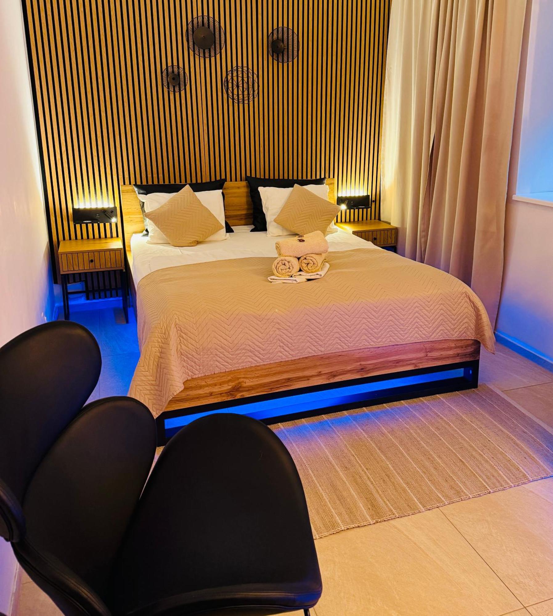 Sauna Studio Near Centre/Airport Прага Экстерьер фото